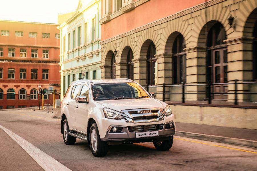  Isuzu MU-X 2018 года  (ZA) (фото 28 из 40)